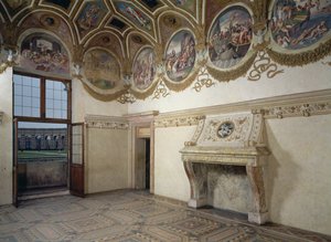 Vue de la Camera dei Venti, montrant la cheminée en stuc et la frise avec des médaillons du zodiaque au-dessus, 1528 - Giulio Romano